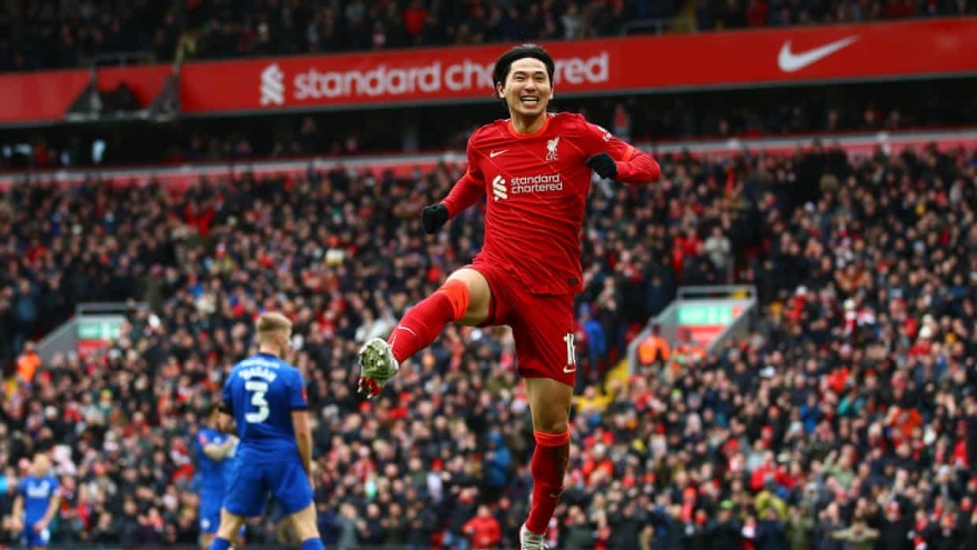 Takumi Minamino ghi bàn, Liverpool thắng thuyết phục Cardiff